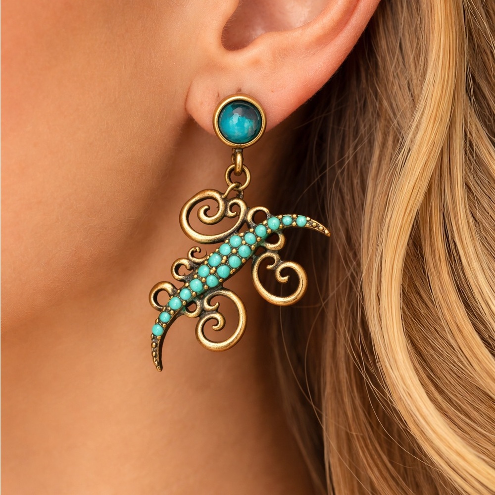 NWT Chico’s Boho Turquoise Dange EarringsGold Tone Statement Drop Earrings